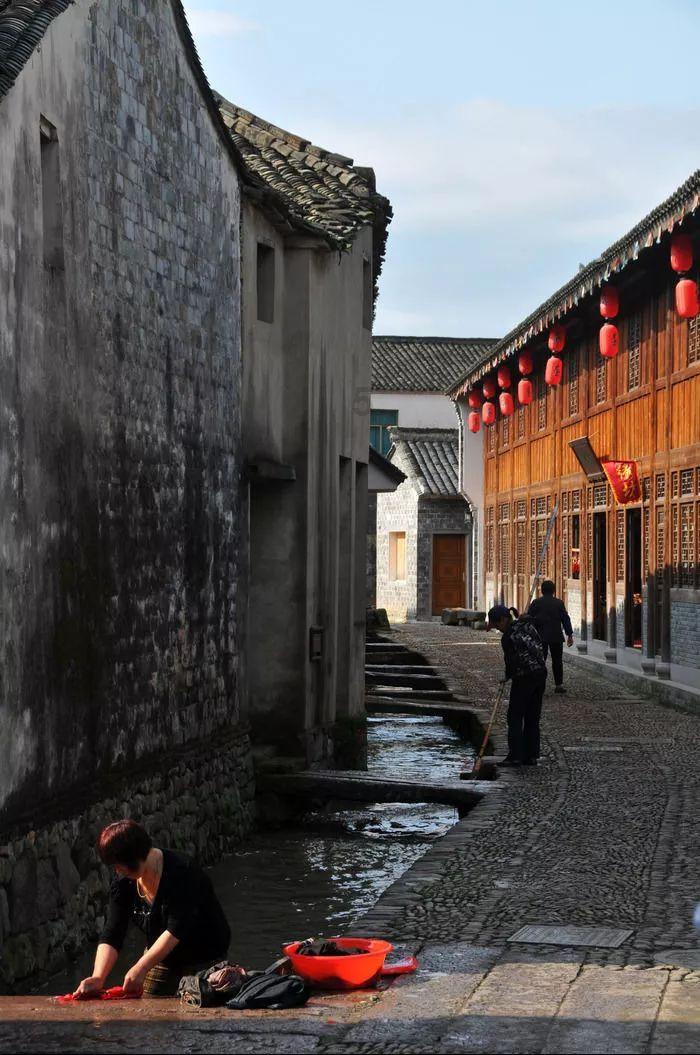 刚火一年，这「国剧之光」就翻车了